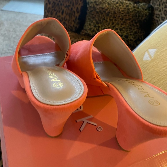 Adorable slip on shoes by Allegra K. Never worn. - Picture 2 of 4